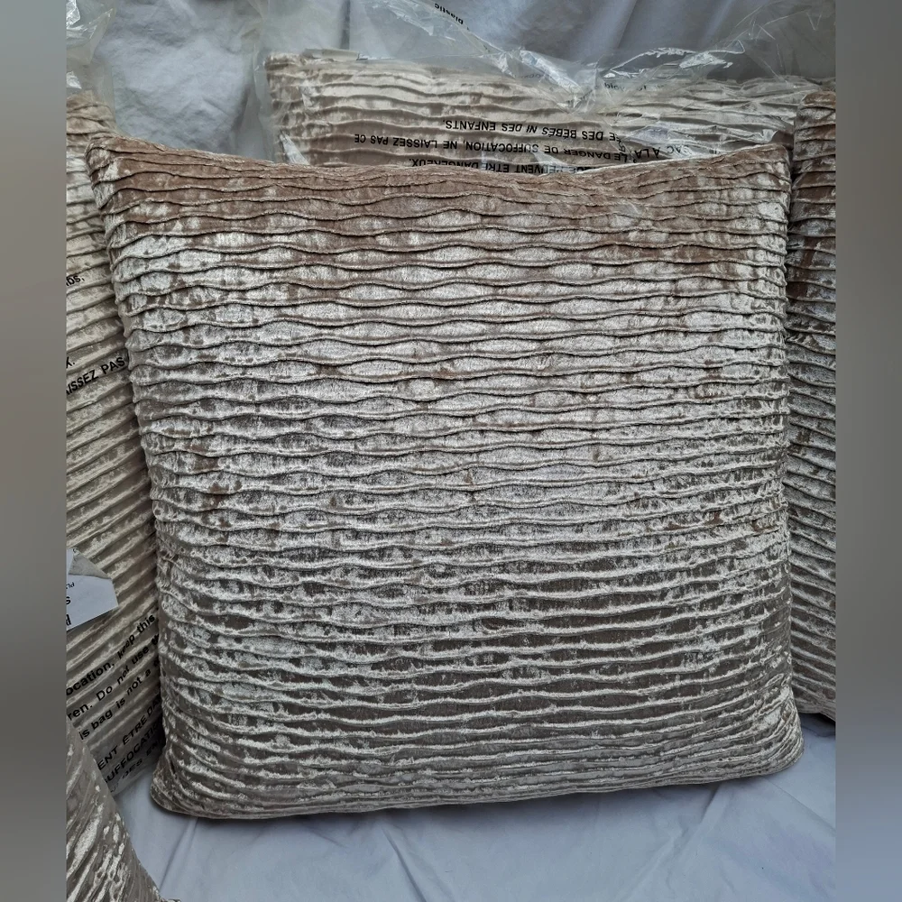 Vintage Pier 1 Ripple Velvet Ivory Set Of 5 Accent Pillows Throw Pillows